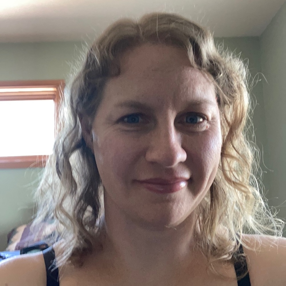 Meet your Posher, Elizabeth